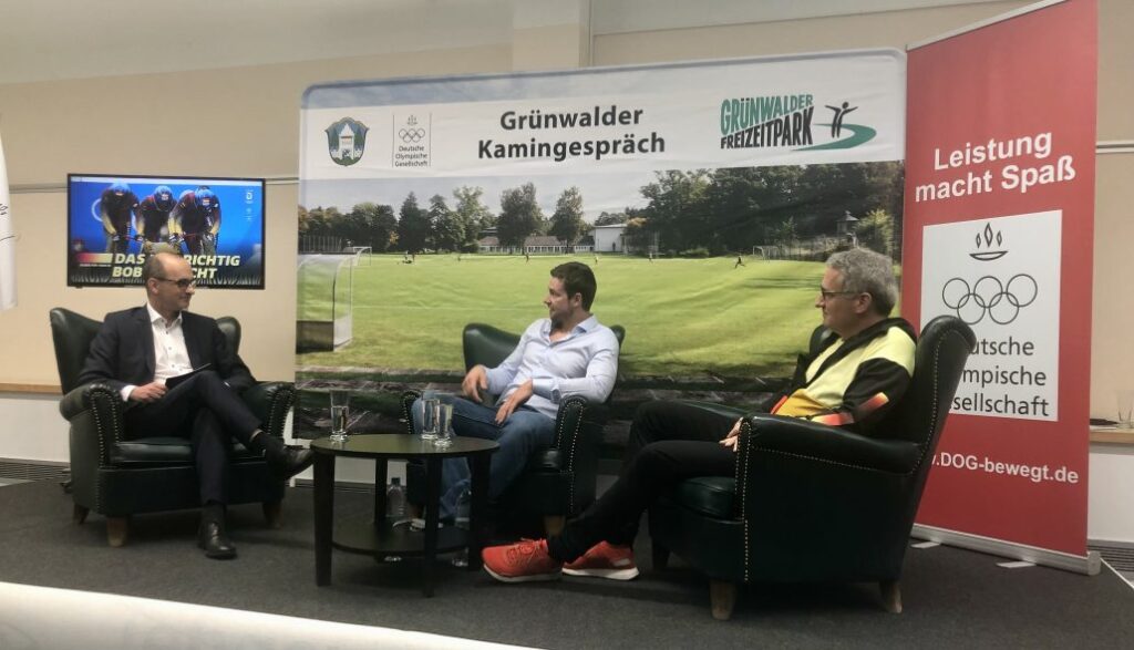 Grünwalder Kamingespräch mit Dr. Schneider und Silbermedaillengewinner Johannes Lochner 9. März 2022 1